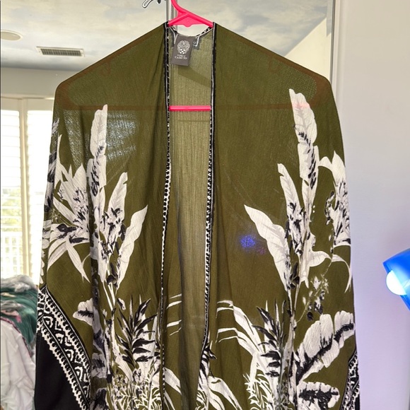 Vince Camuto Green and Black Curtains with Bold Accents - Picture 4 of 8